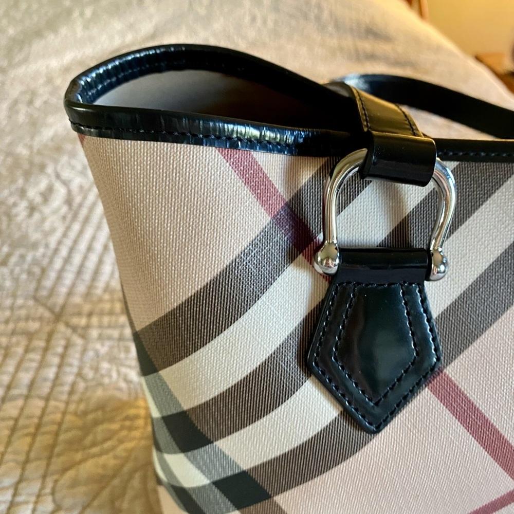 Burberry Beige Nova Check Tote with Black Trim and Red Accents - Picture 11 of 13